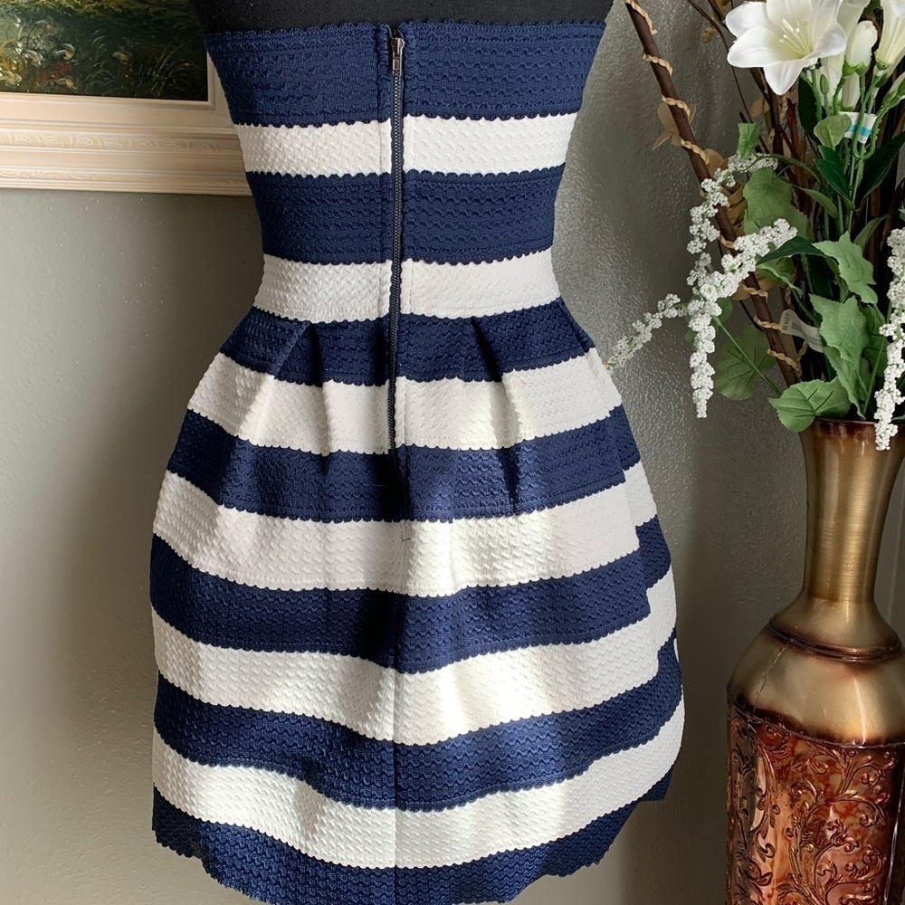 Sans Souci White Blue Stripe Dress Size Small - Picture 15 of 16